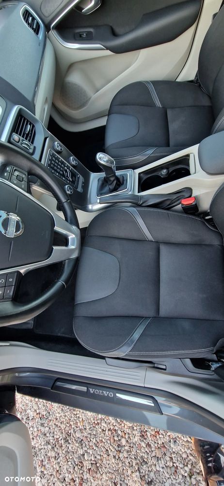 Volvo V40 D2 Momentum - 9