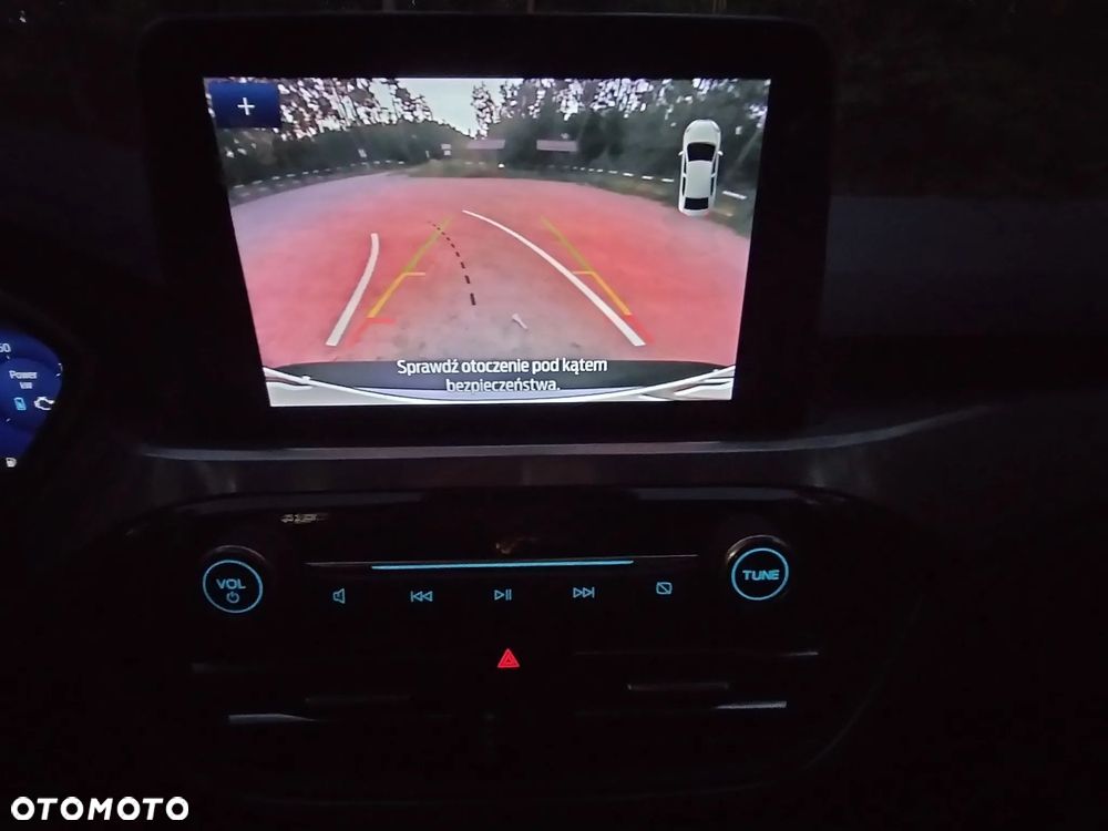 Ford Kuga - 25
