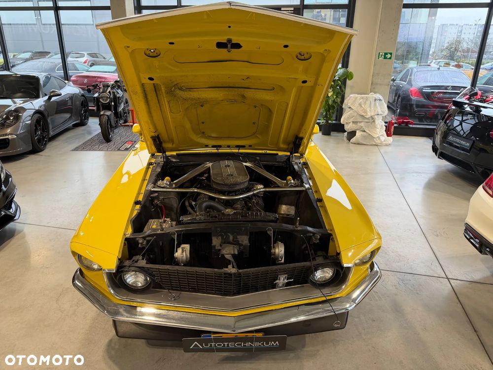 Ford Mustang - 21