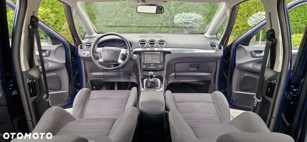 Ford S-Max - 32