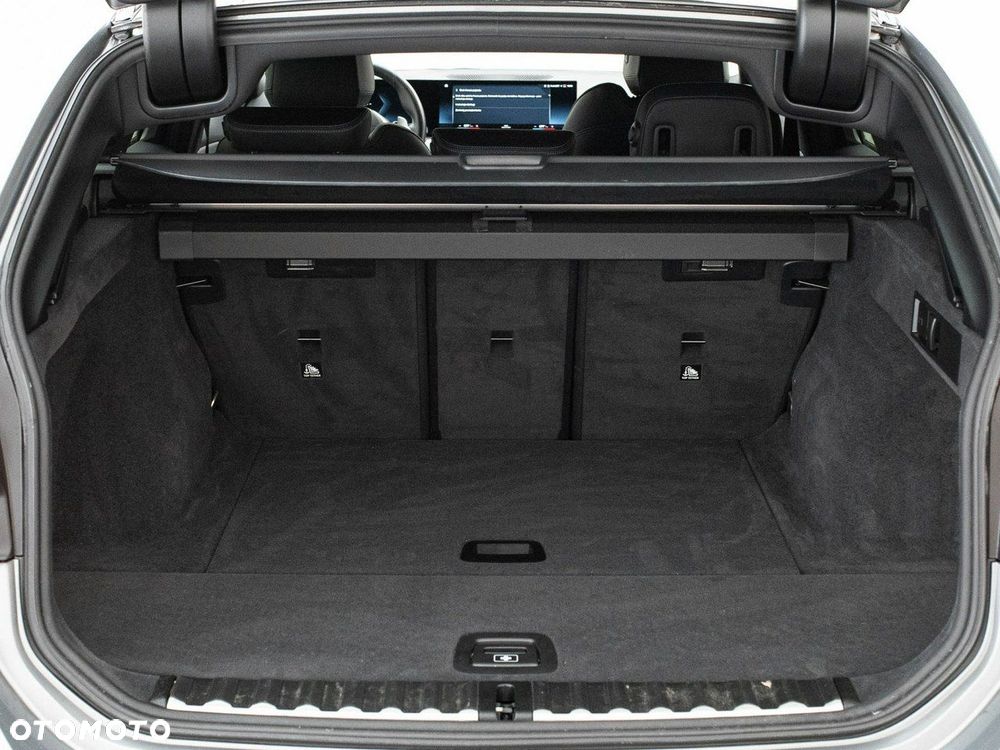 BMW Seria 3 318d M Sport - 27