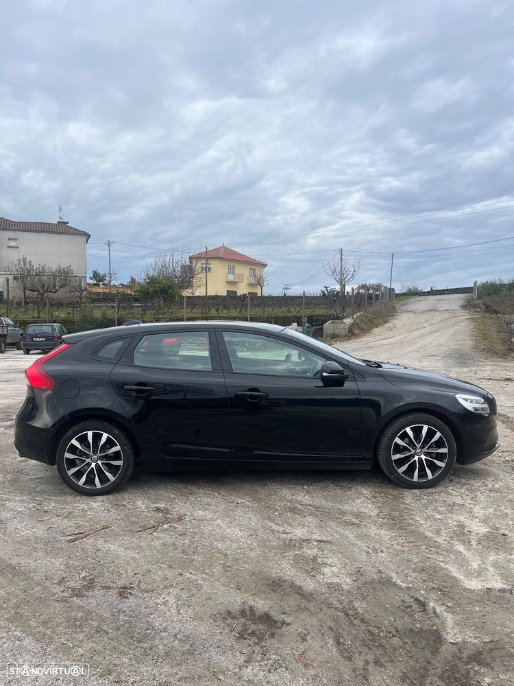 Volvo V40 D2 Momentum - 3