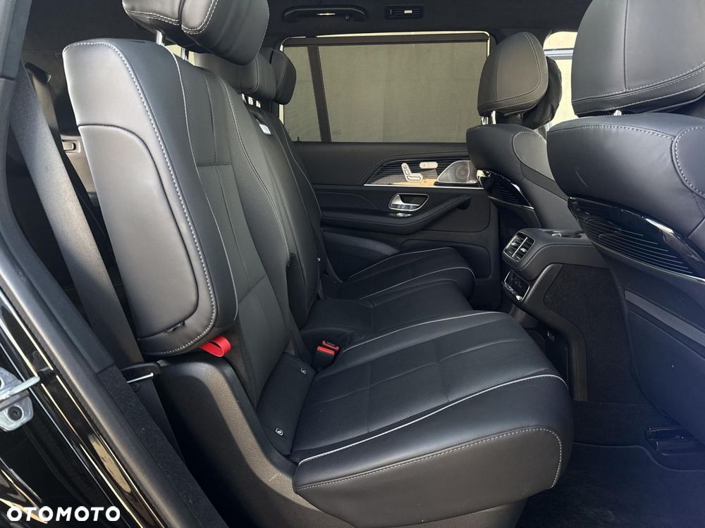 Mercedes-Benz GLS - 27