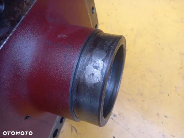 Podpora wspornik przedniego dyferencjału New Holland TM190 - 3