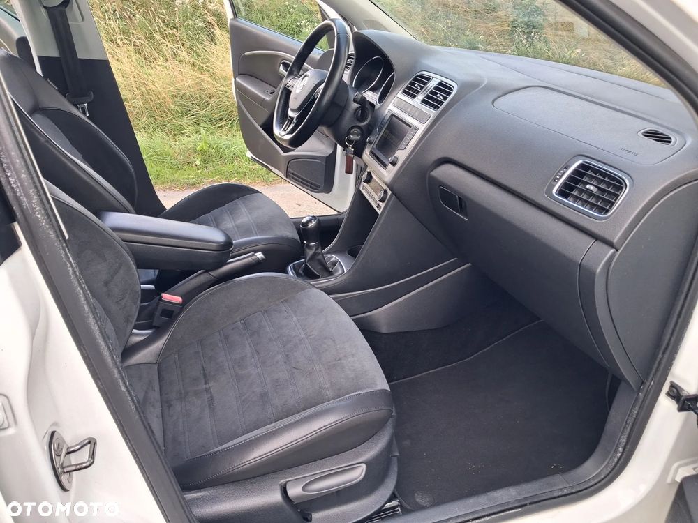 Volkswagen Polo 1.4 TDI Blue Motion Technology Allstar - 15