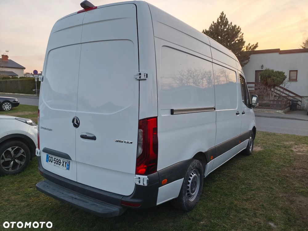 Mercedes-Benz Sprinter - 5