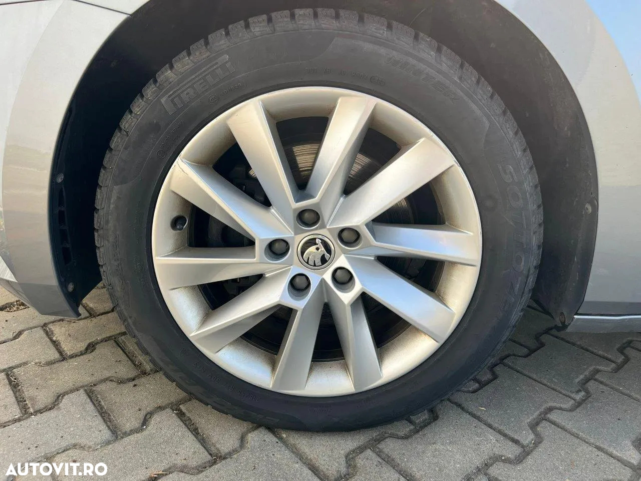 Skoda Superb 2.0 TDI DSG Ambition - 19