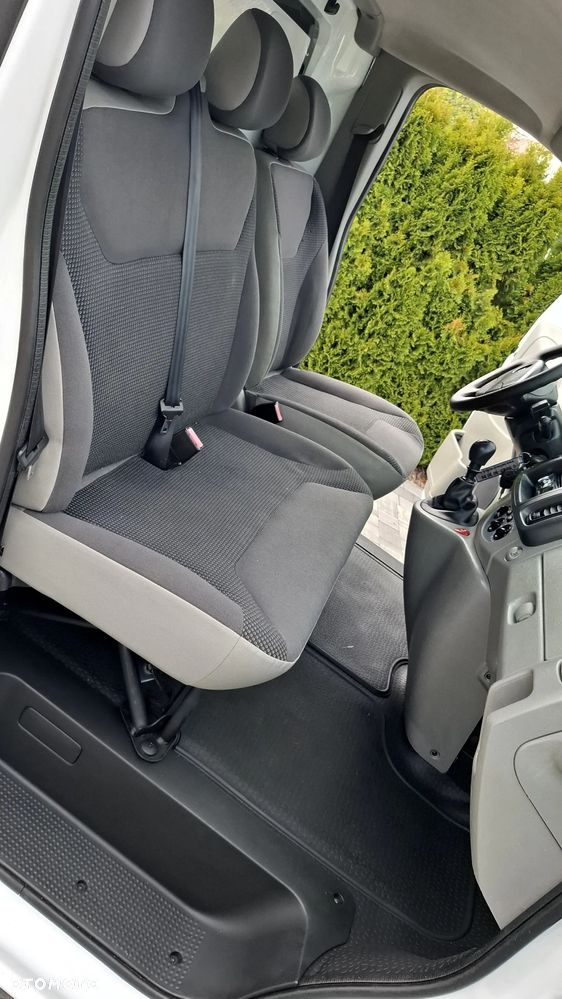 Opel VIVARO - 19