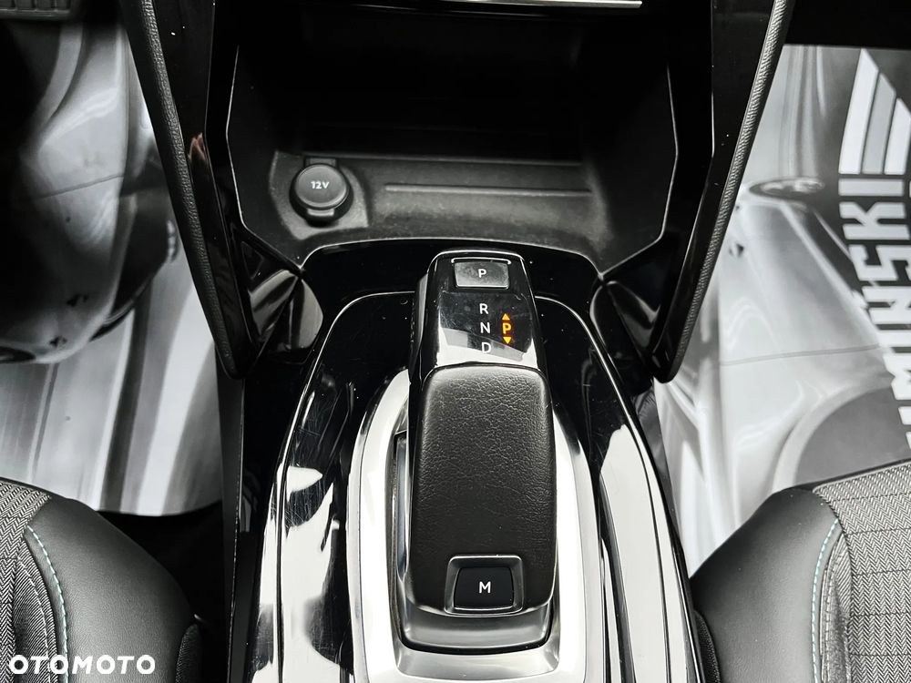 Peugeot 2008 1.5 BlueHDi Allure S&S EAT8 - 24