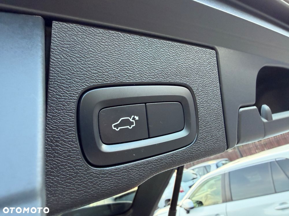 Volvo XC 60 D4 Momentum Pro - 20