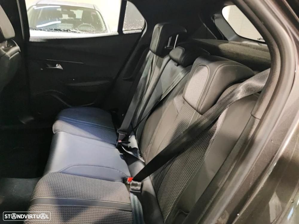 Peugeot 2008 1.5 BlueHDi GT EAT8 - 5