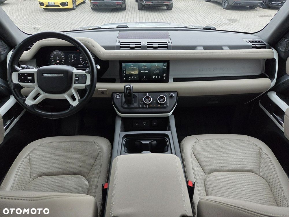 Land Rover Defender - 20