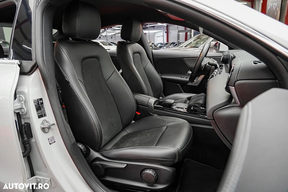 Mercedes-Benz CLA 180 7G-DCT Special Edition - 4