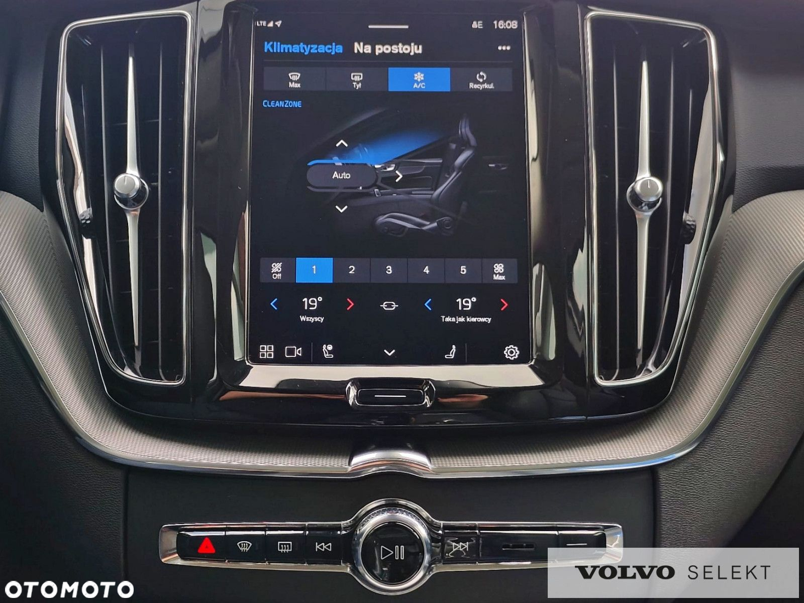 Volvo XC 60 - 31