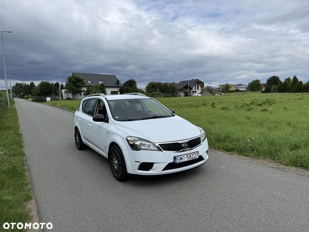 Kia Ceed - 1