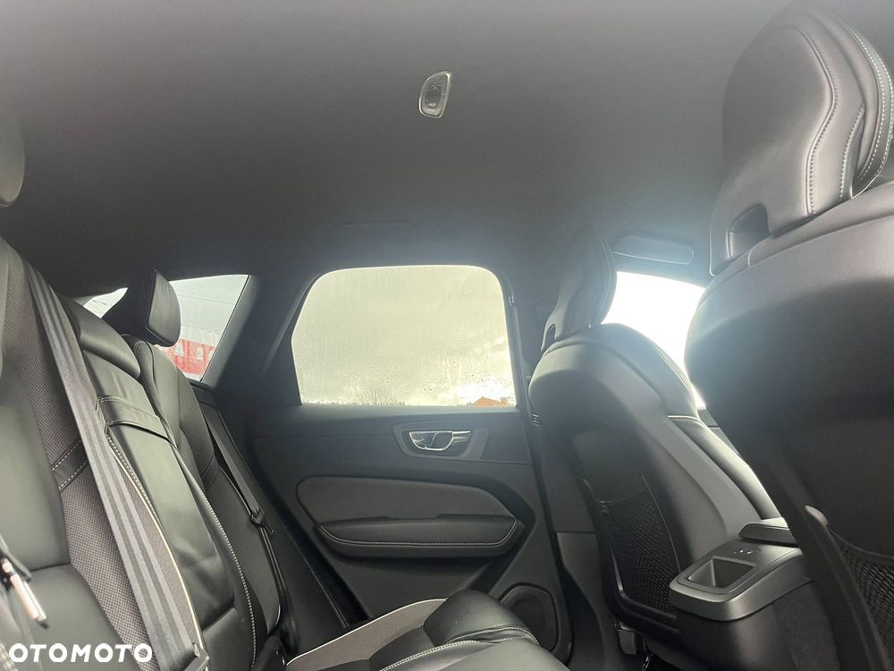 Volvo XC 60 D4 AWD Geartronic RDesign - 22