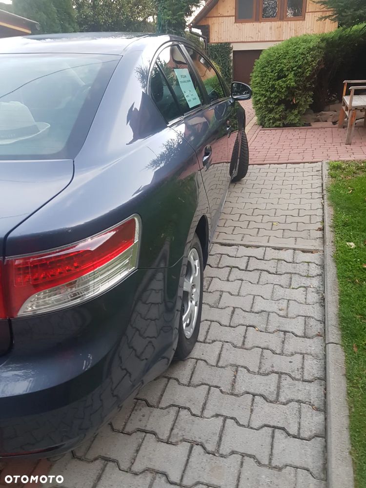 Toyota Avensis 1.8 Luna - 2