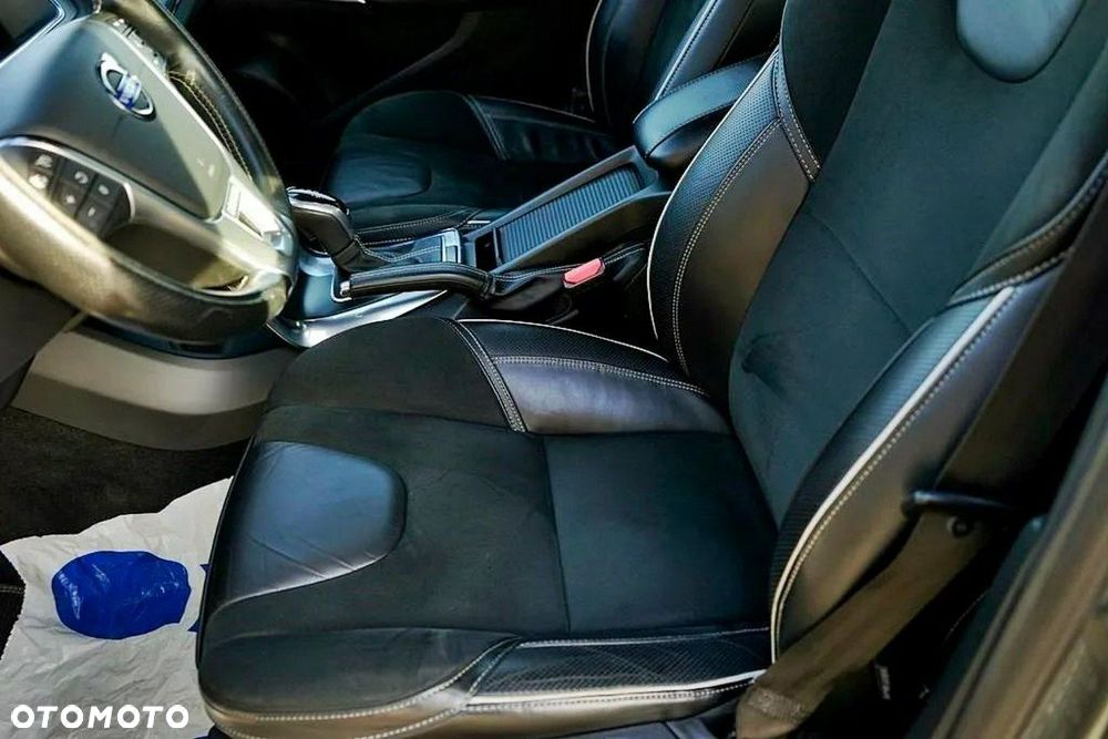 Volvo V40 D2 Base - 11