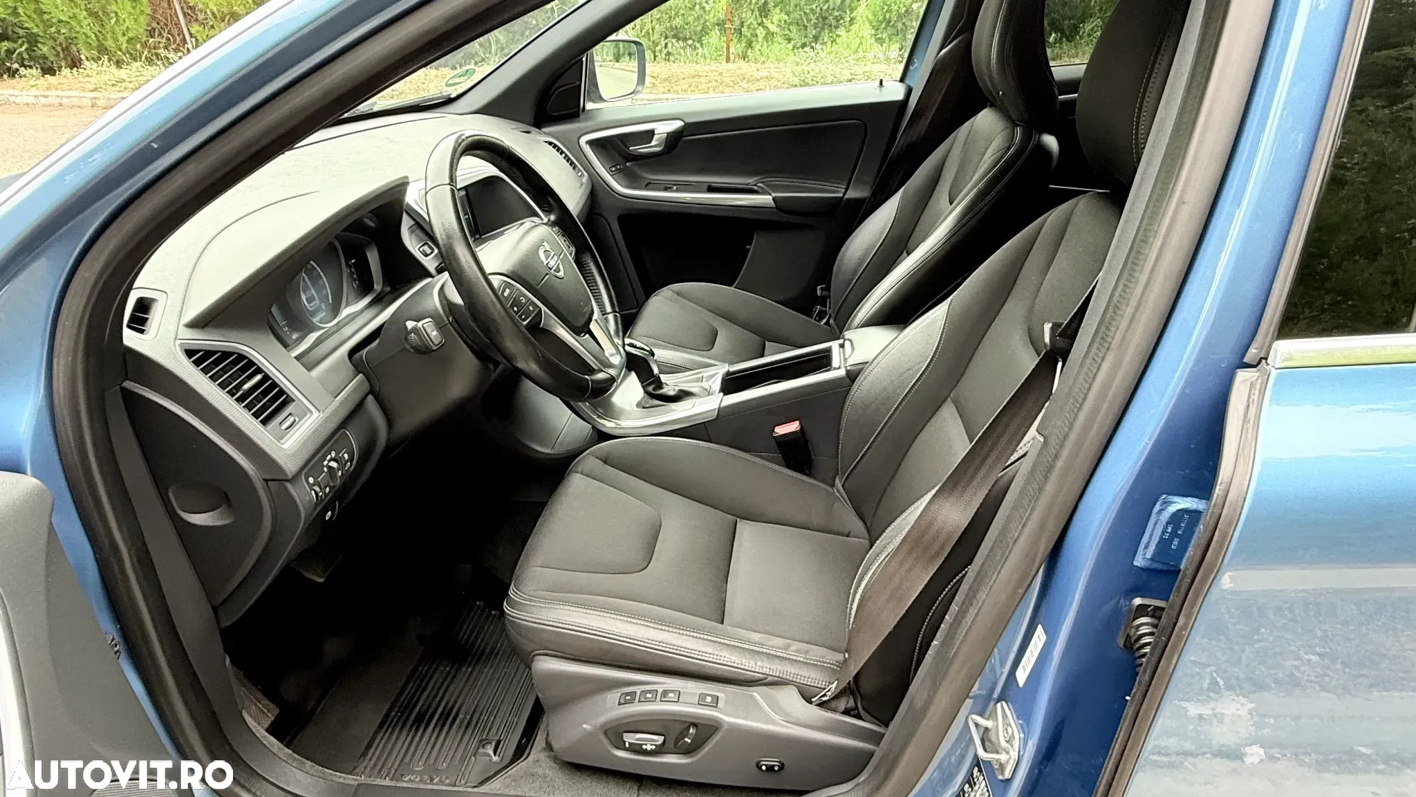 Volvo XC 60 D3 Geartronic Summum - 8
