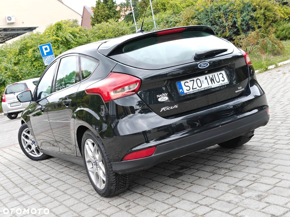 Ford Focus 2.0 16V Ghia - 29