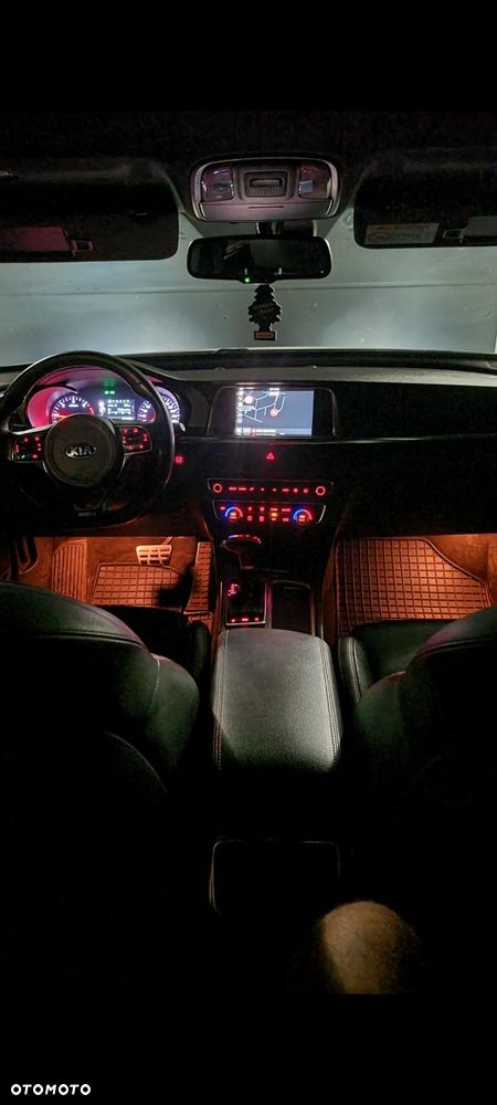 Kia Optima - 8
