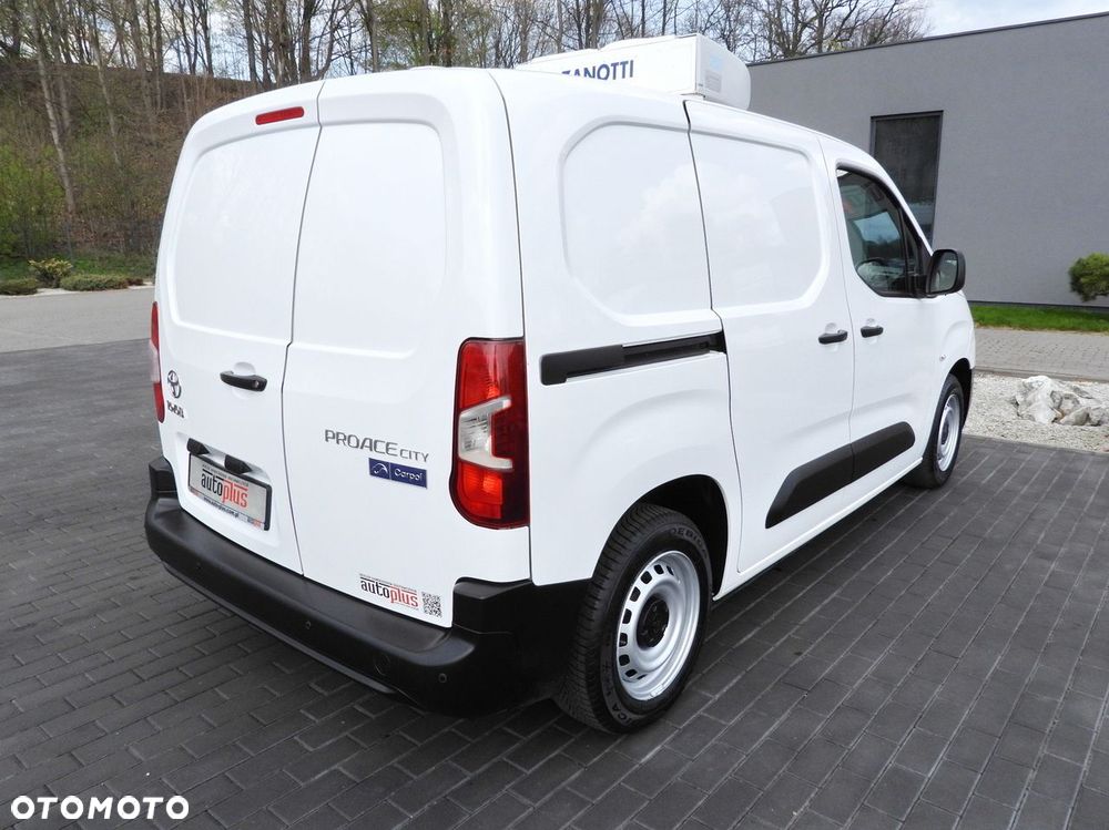 Toyota PROACE CITY  FURGON CHŁODNIA  -15*C ZASILANIE 230V TEMPOMAT KLIMATYZACJA  100KM - 16