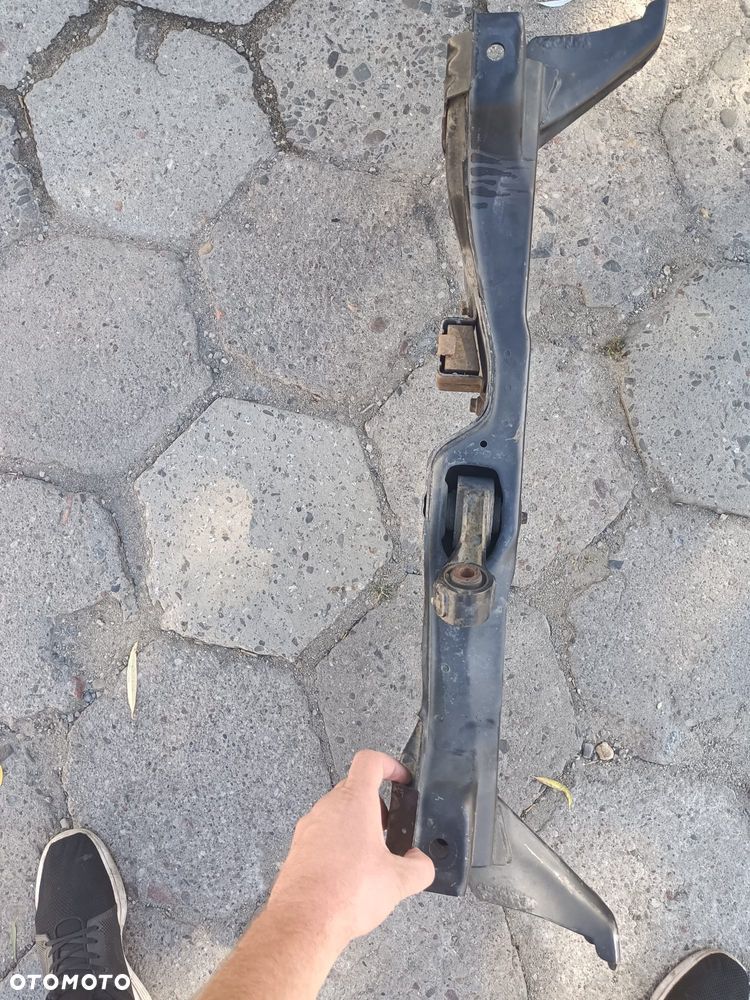 Toyota Urban Cruiser kołyska bez rdzy sanki wózek trawers FWD - 4
