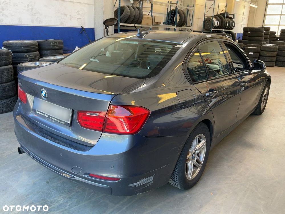 BMW Seria 3 316i Sport Line - 3