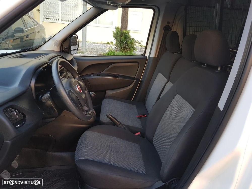 Fiat Doblo 3 Lugares - 33