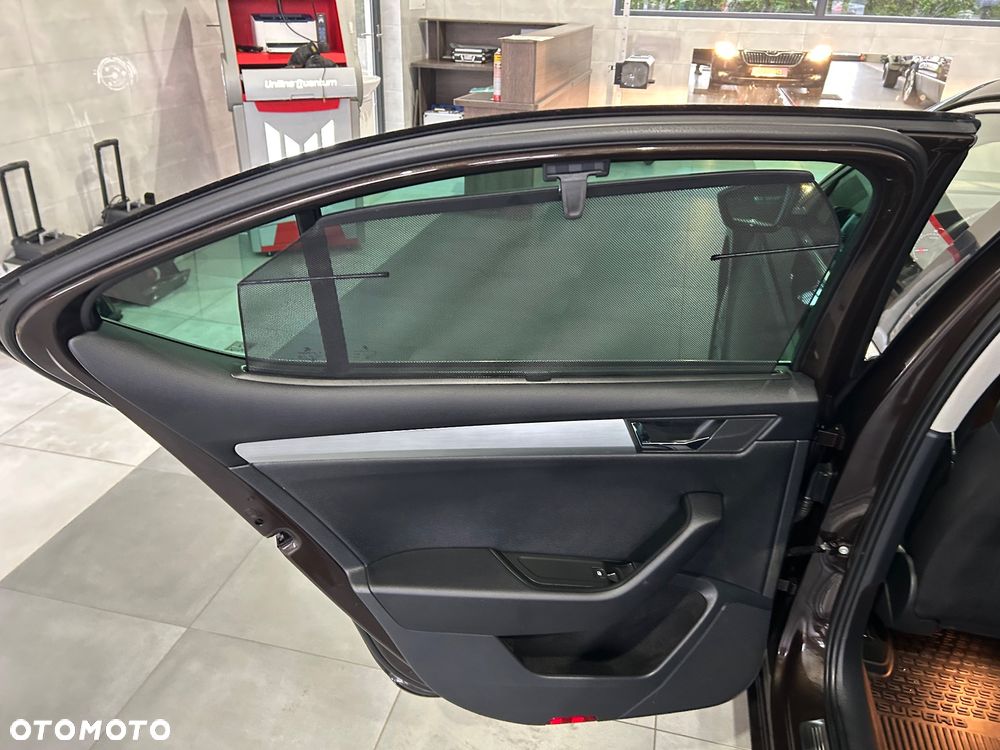 Skoda Superb 1.6 TDI GreenLine - 22