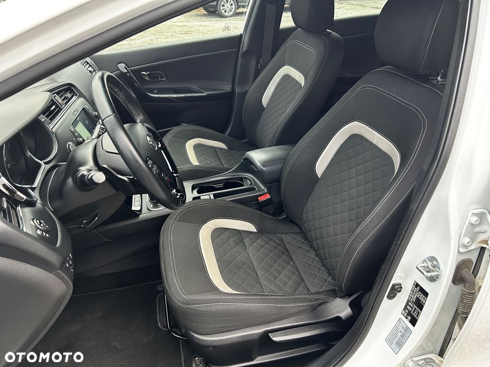 Kia Ceed 1.6 CRDi GT Line DCT - 30