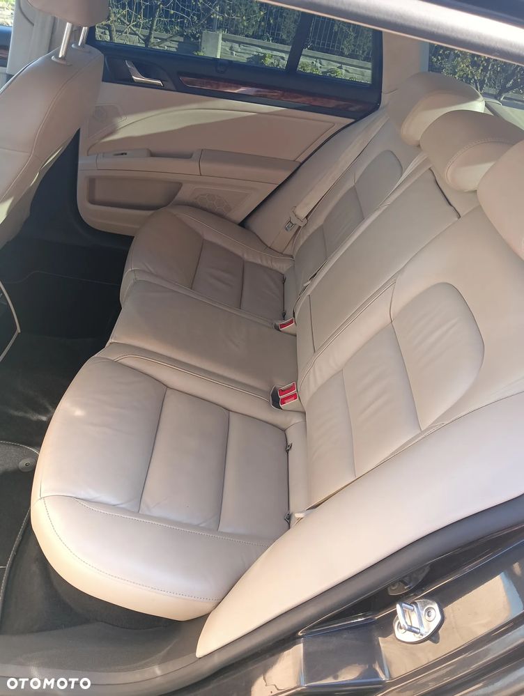 Skoda Superb 2.0 TDI DSG Elegance - 23