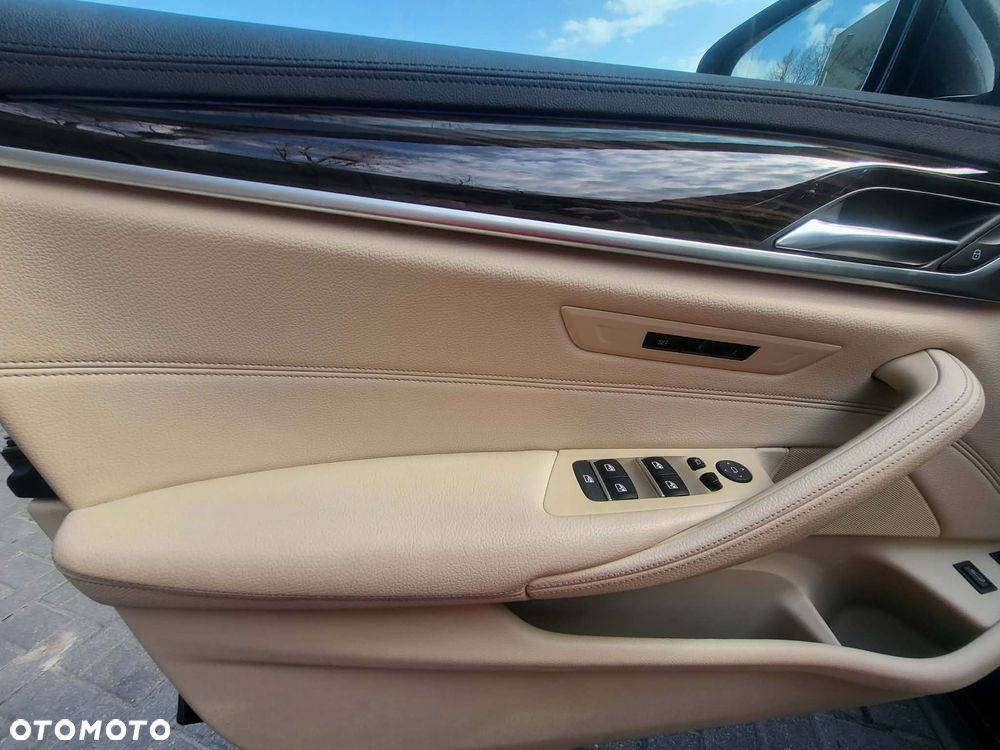 BMW Seria 5 530e iPerformance xDrive - 30