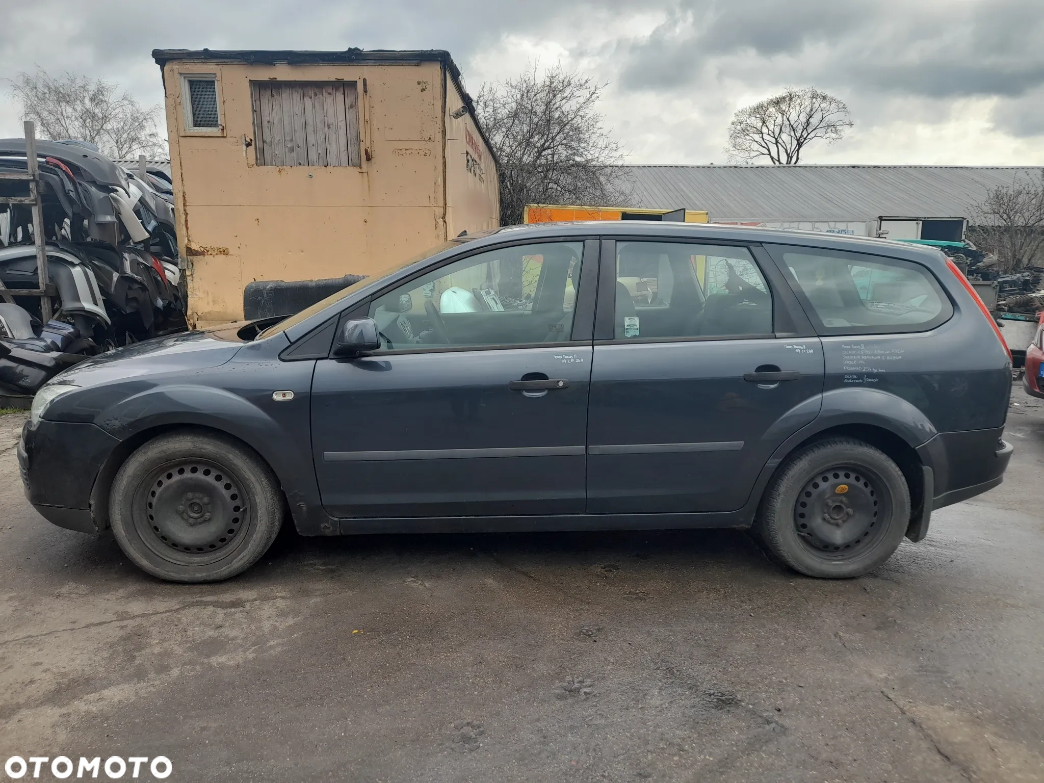 FORD FOCUS MK2 ZDERZAK TYŁ TYLNY TYLNI H4 - 12