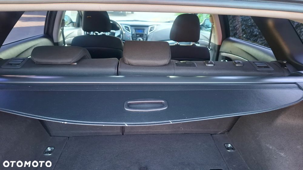 Hyundai i40 Kombi blue 1.6 Family+ - 8