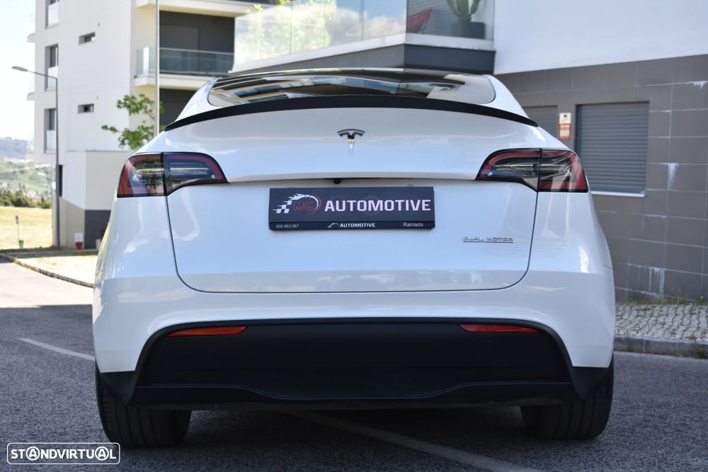 Tesla Model Y Performance Dual Motor AWD - 9