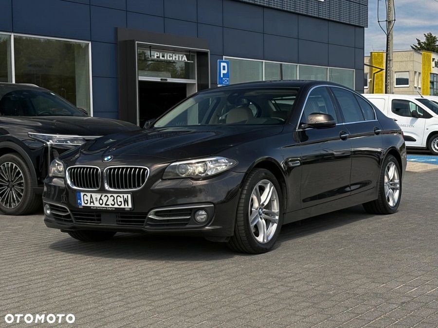 BMW Seria 5 525d xDrive Luxury Line - 2