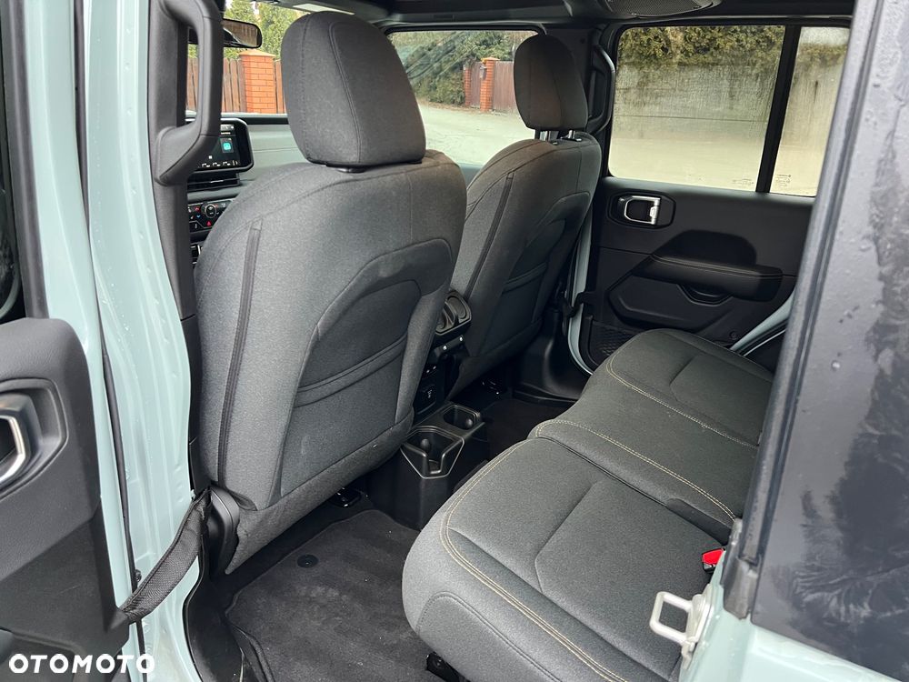 Jeep Wrangler Unlimited GME 2.0 Turbo Sahara - 22