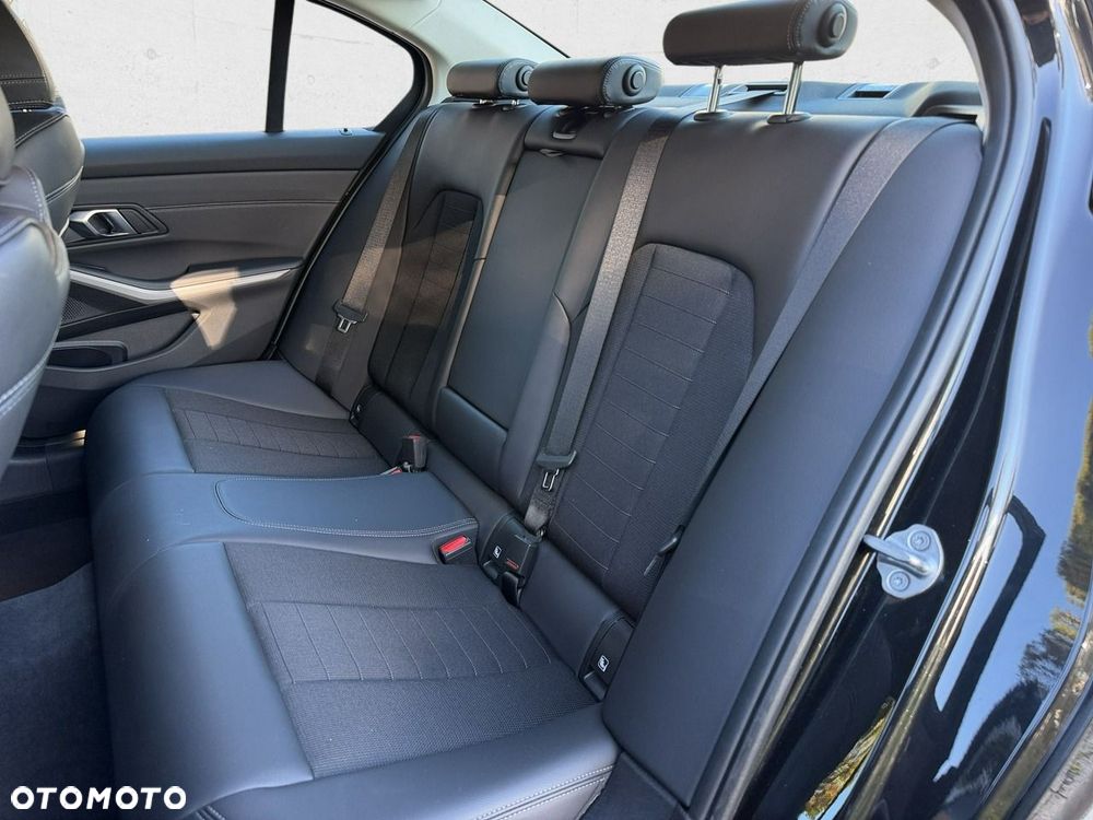 BMW Seria 3 - 23