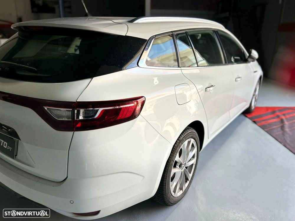 Renault Mégane - 5