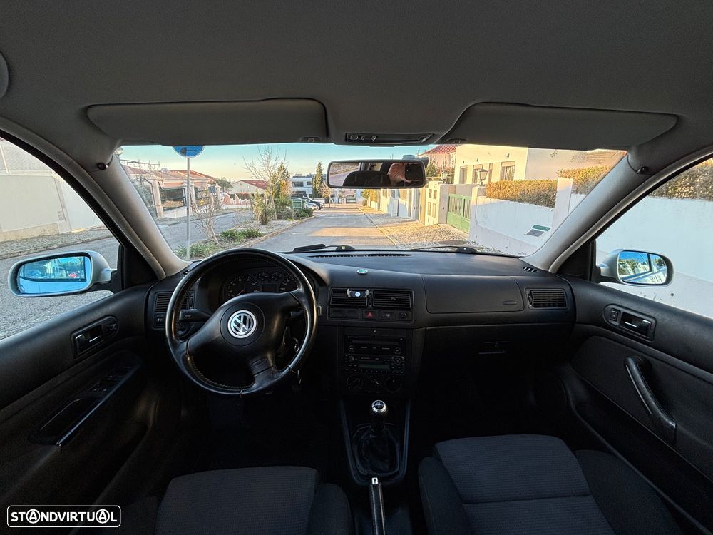 VW Golf 1.4i 25 Anos - 12