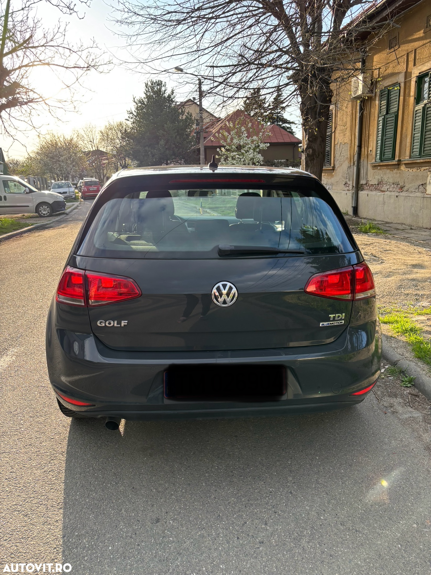 Volkswagen Golf 1.6 TDI BlueMotion Comfortline - 6