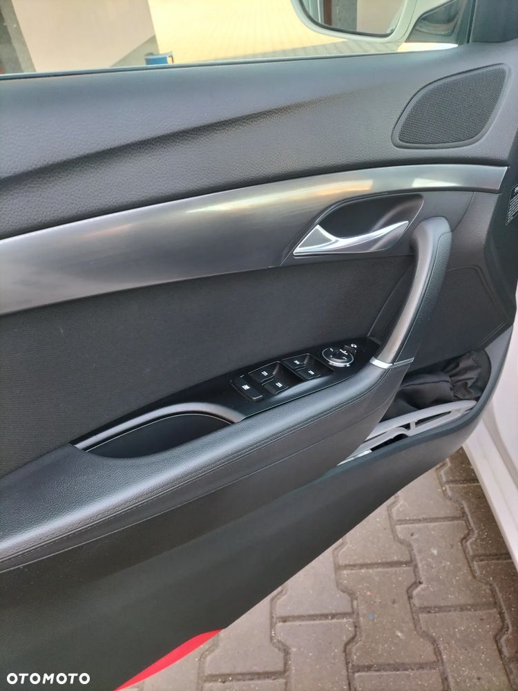 Hyundai i40 Kombi 1.7 CRDi Premium - 11