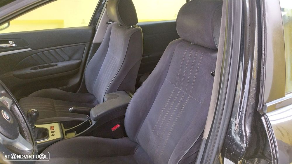 Alfa Romeo 159 1.9 JTDM 8V - 13
