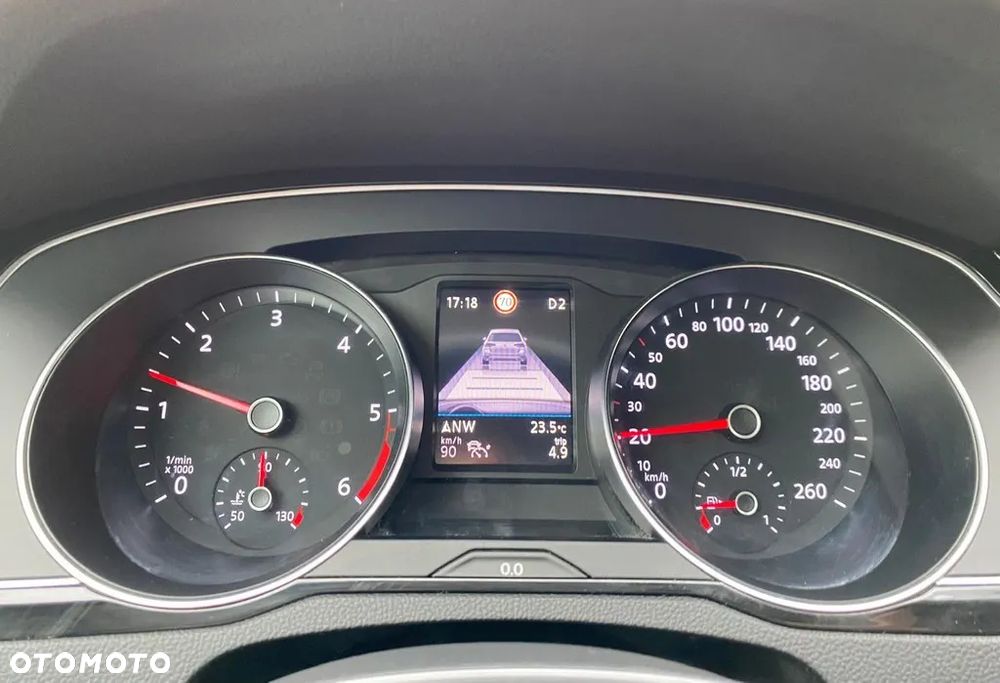 Volkswagen Passat 2.0 TDI BMT Comfortline DSG - 26