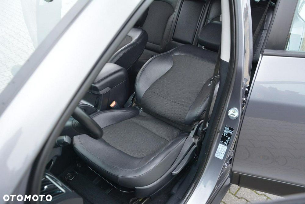 Hyundai ix35 1.7 CRDi 2WD Fifa World Cup Edition - 22