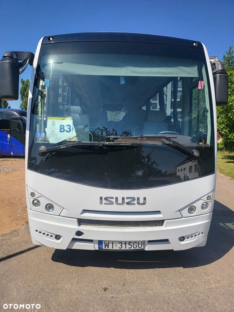 Isuzu TOURQUOISE - 2