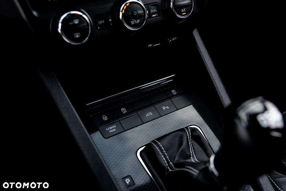 Skoda Octavia 2.0 TDI DSG RS - 39