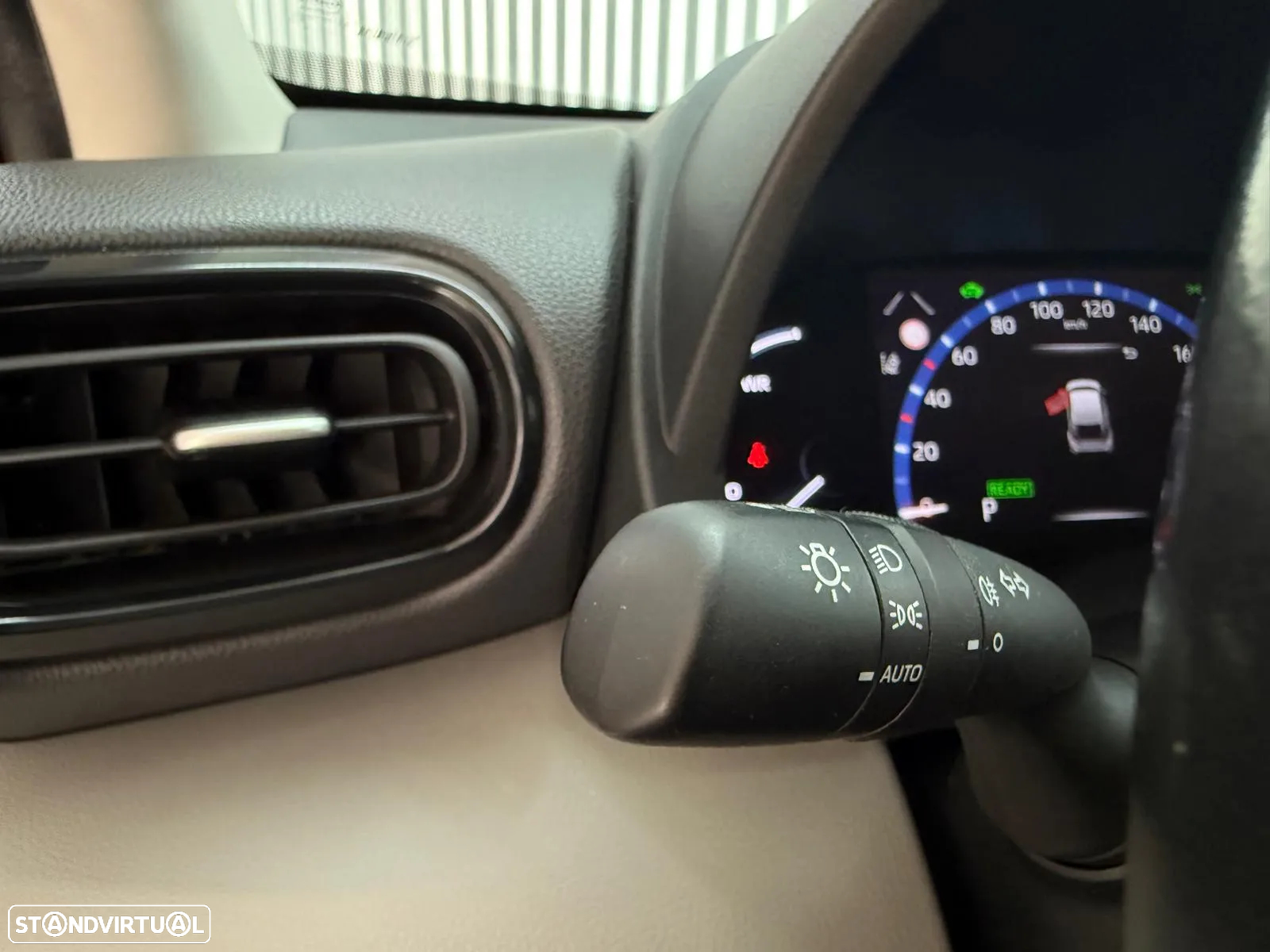 Toyota Yaris Cross 1.5 HDF Comfort Plus - 23