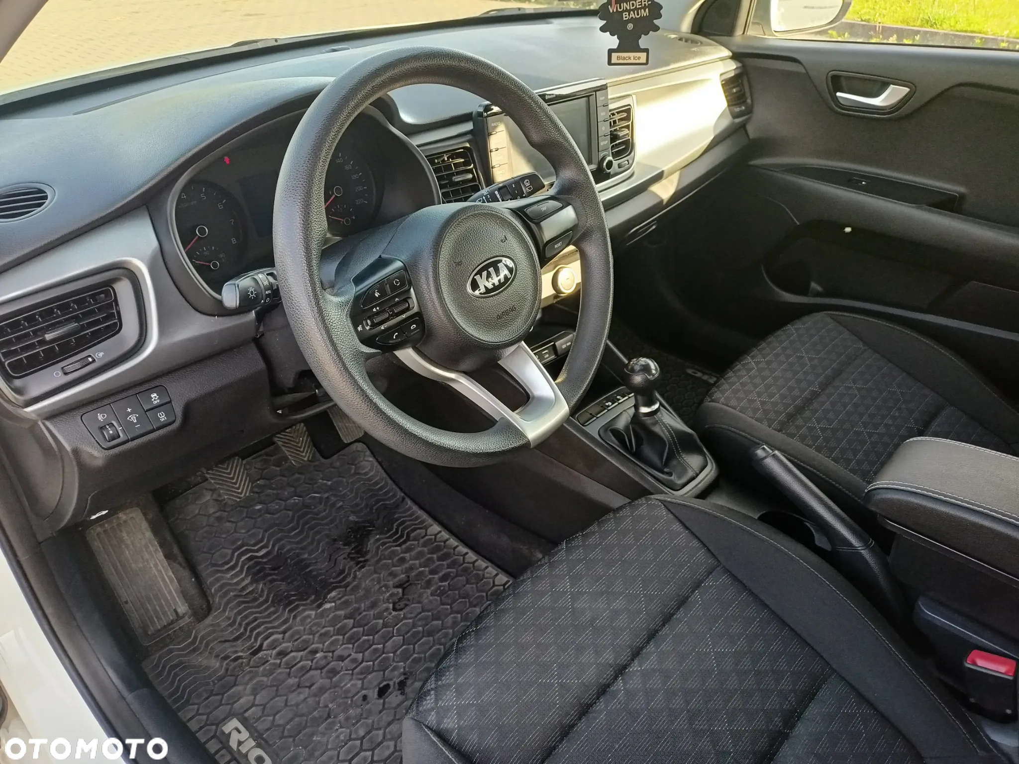 Kia Rio 1.2 L - 13